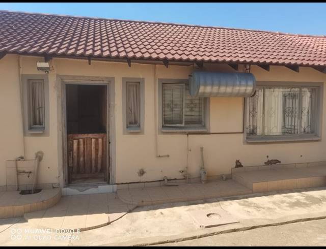 3 BEDROOM HOUSE FOR SALE IN SOSHANGUVE FF
